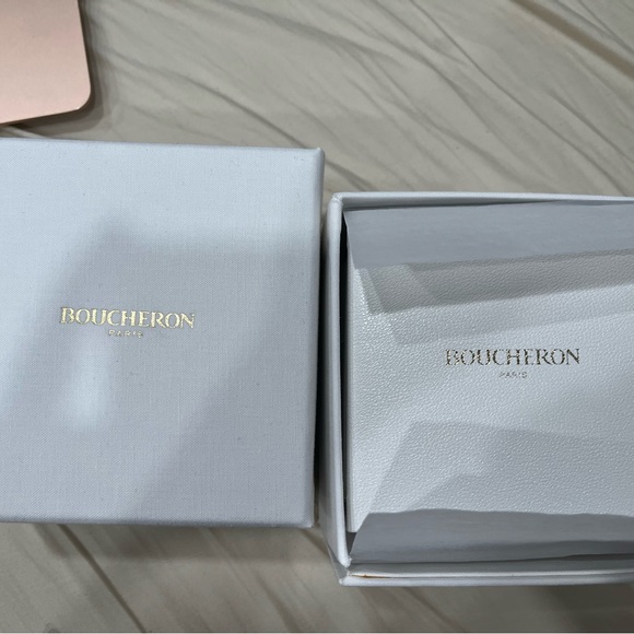 Boucheron White Edition Gold Wedding Band with Ceramic (size 5) - Picture 8 of 9